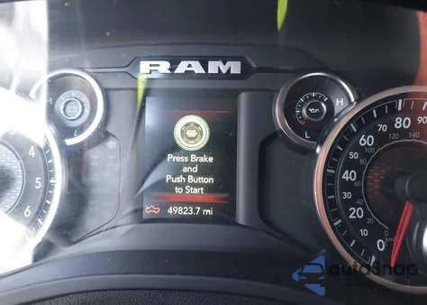 2021 Ram 1500 Big Horn 4X4 6'4 Box z USA, uszkodzony, nr VIN 1C6RRFBG5MN559635